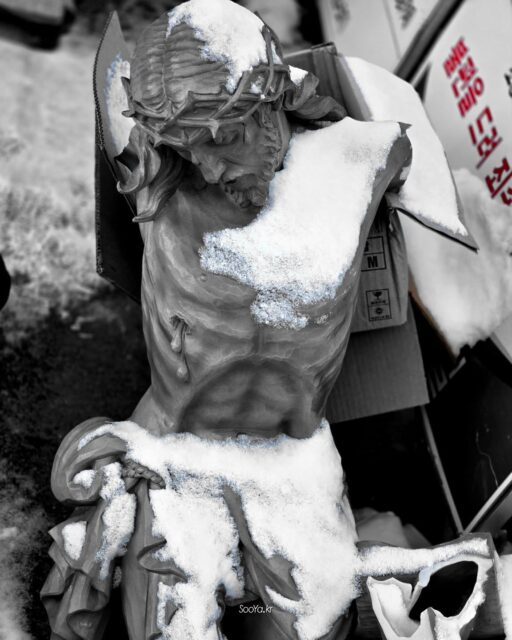 <불편 ...>

http://sooya.kr

#cyber사이비사진전
#수야의관점놀이
#거짓말이야기
#자그마한이야기