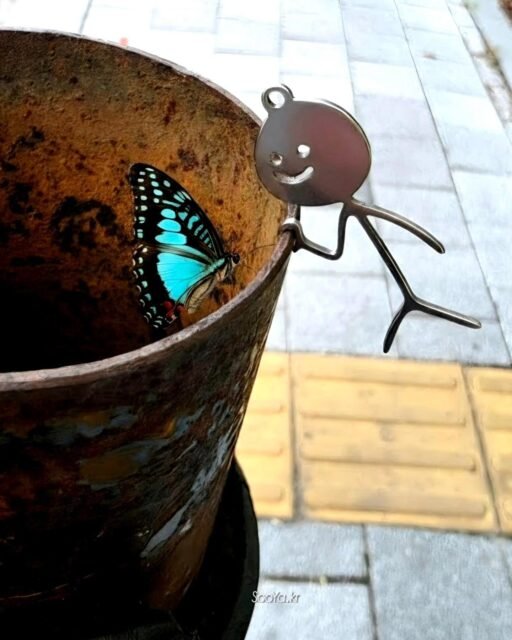 <까꿍>
http://sooya.kr
#cyber사이비사진전
#수야의관점놀이1_거짓말이야기
#수야의관점놀이2_자그마한이야기
#이게_시집여?